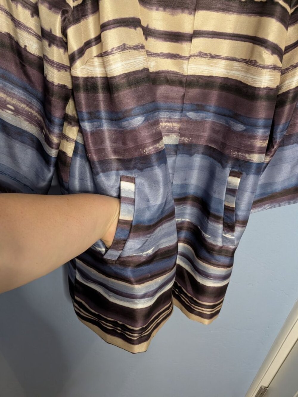 Chicos Satin Shantung Topper Jacket Sz 12 Watercolor Stripes 3/4 Sleeves lg - Picture 5 of 13